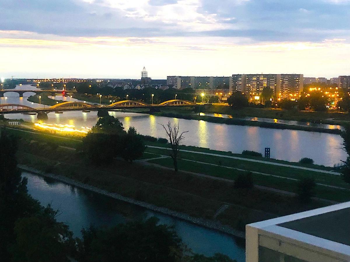 Apartament Z Tarasem I Widokiem Na Odre Breslavia Exterior foto